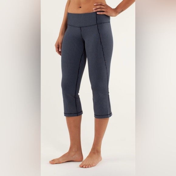 Lululemon Gather & Grow Cropped Pants in Inkwell - Picture 2 of 5